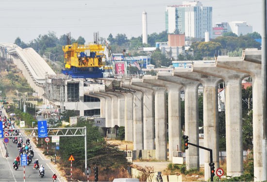 The above the ground stretch of the under construction metro line No.1 in HCMC (Photo: SGGP)